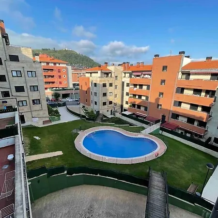 Amplio, Vistas, Garaje Y Piscina. Appartamento Castro Urdiales