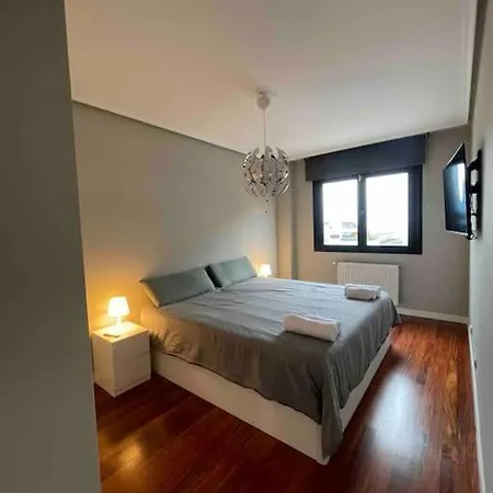 Appartamento Amplio, Vistas, Garaje Y Piscina. *